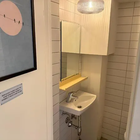 Lägenhet 3br Flat In Vibrant & Trendy Area